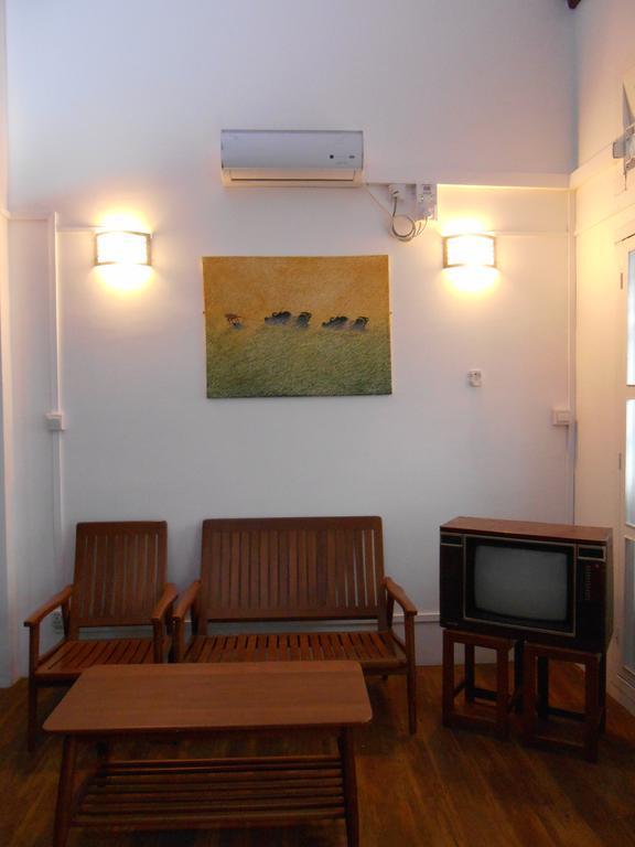 Four Rivers Youth Hostel Yangon Exterior foto
