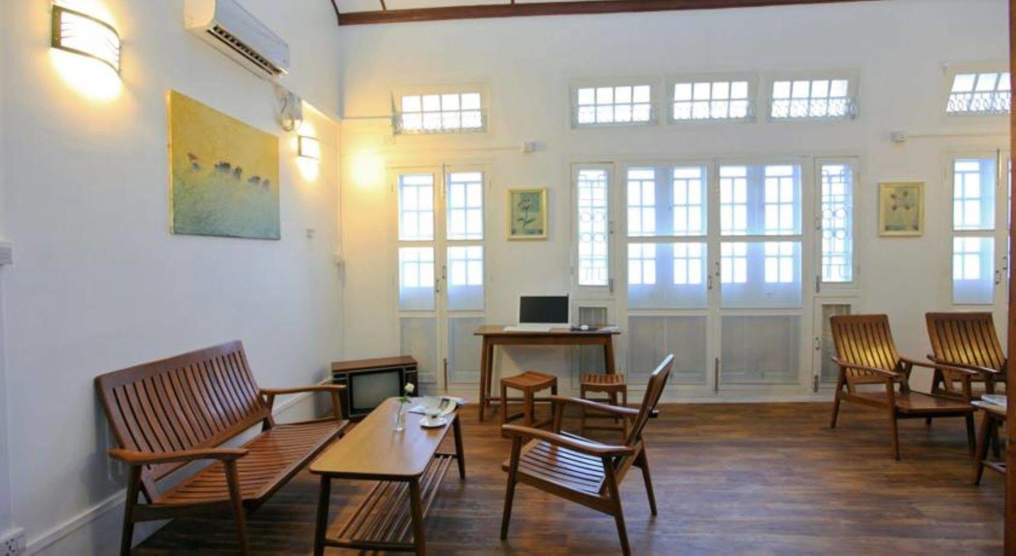 Four Rivers Youth Hostel Yangon Exterior foto